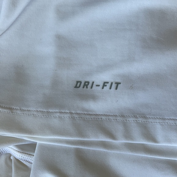 NIKE DRI FIT WHITE GOLF T - Picture 6 of 6